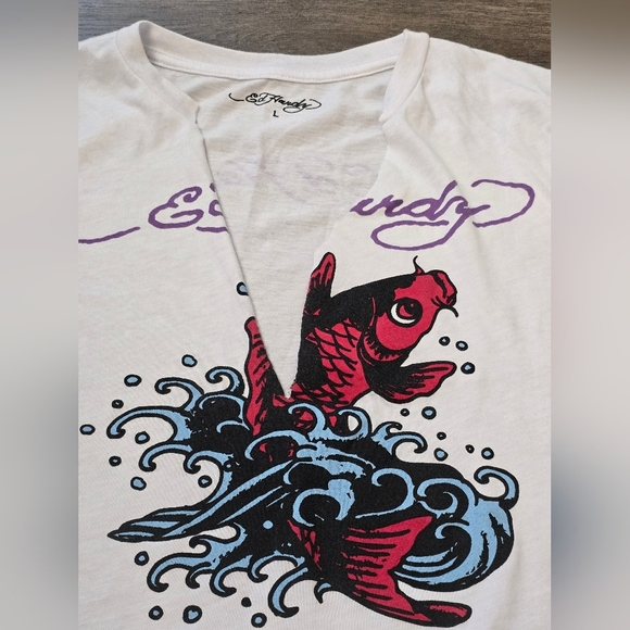 Ed Hardy Crop Tee Slit Neck Size Large - Picture 6 of 10